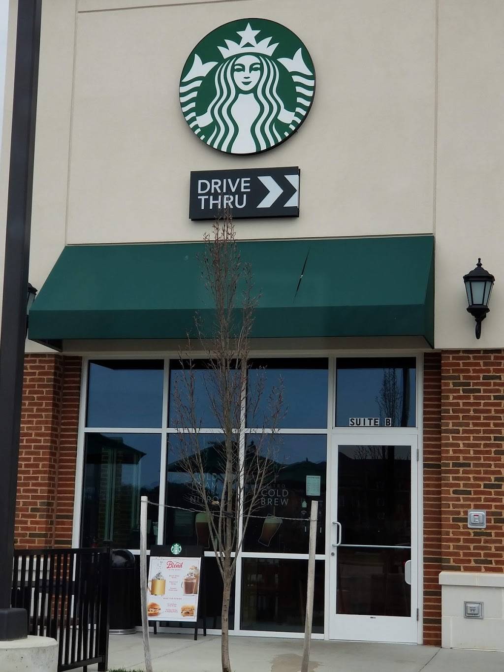 Starbucks | cafe | 12386 Warwick Blvd, Newport News, VA 23606, USA | 7575941331 OR +1 757-594-1331