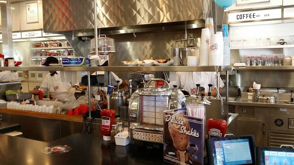 Johnny Rockets | restaurant | 395 Santa Monica Place, #386, Santa Monica, CA 90401, USA | 3103953131 OR +1 310-395-3131