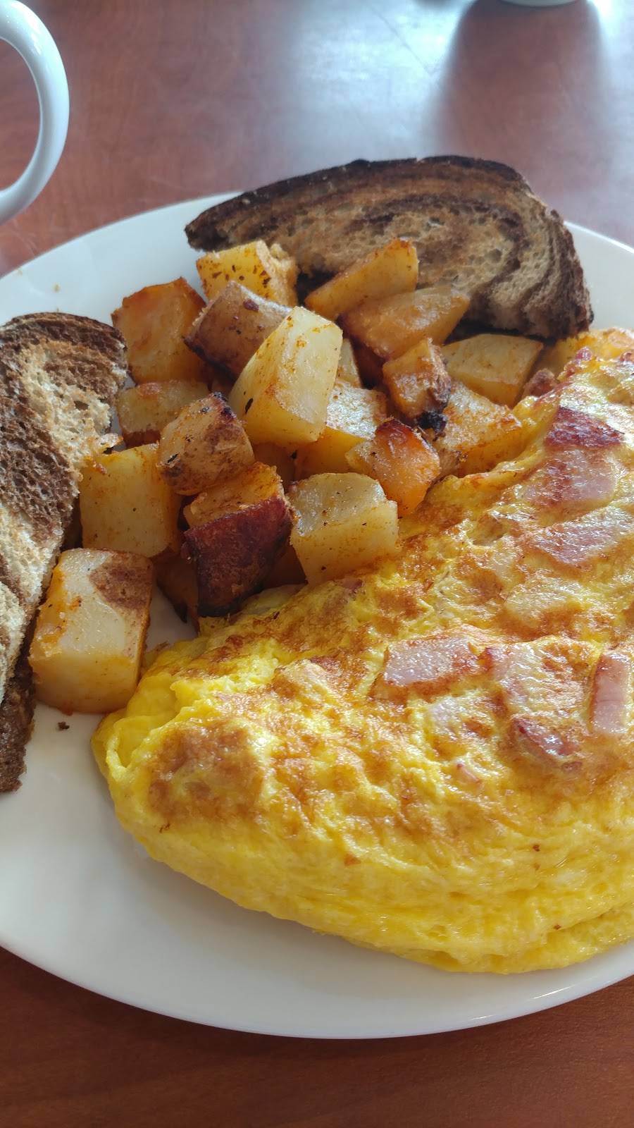 Livias Dish | restaurant | 1394 Main St, Worcester, MA 01603, USA | 5089268861 OR +1 508-926-8861