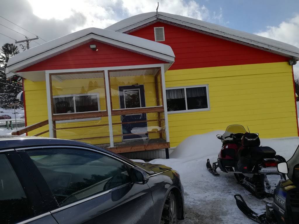 Casse-Croute Chez Claudette | restaurant | 150 Chemin de Ste Marguerite, Sainte-Marguerite-du-Lac-Masson, QC J0T 1L0, Canada | 4502282633 OR +1 450-228-2633