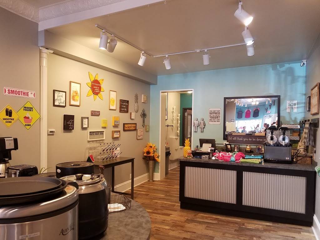 Fit Fab Fun | restaurant | 209 S Sandusky Ave, Bucyrus, OH 44820, USA | 4195620090 OR +1 419-562-0090