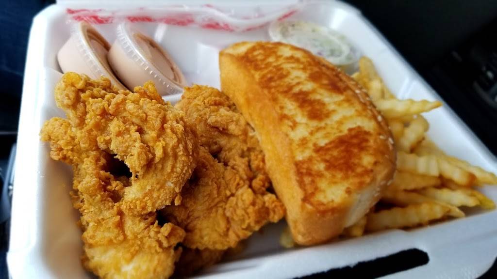 Raising Canes Chicken Fingers | meal takeaway | 5012 Founders Pkwy, Castle Rock, CO 80108, USA | 3036888070 OR +1 303-688-8070