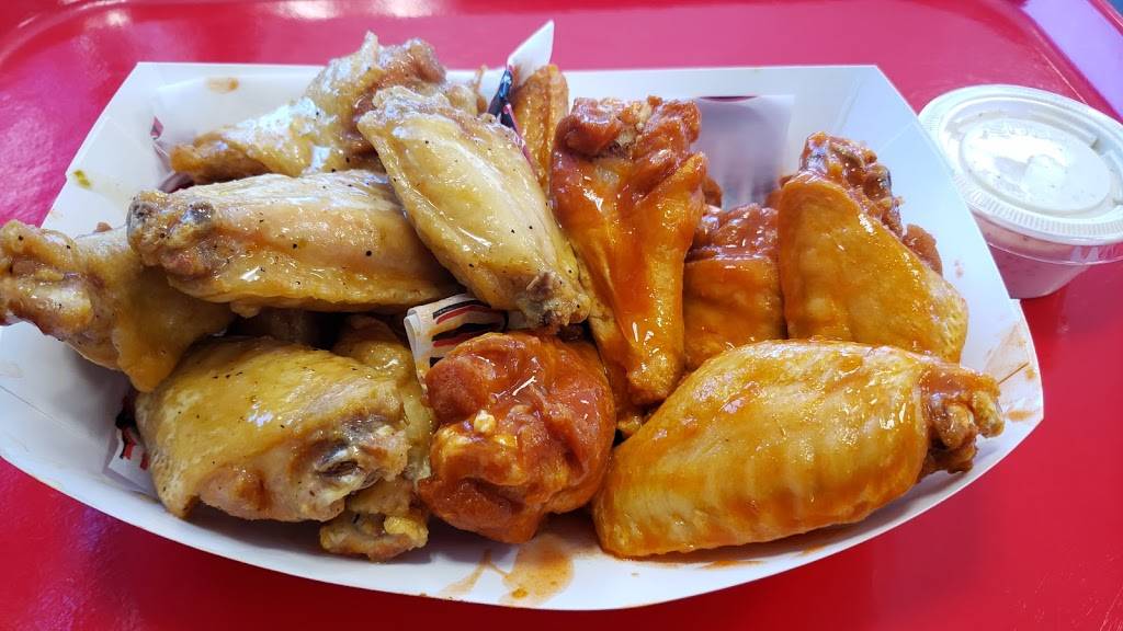 The Buffalo Spot | restaurant | 2505 S Val Vista Dr, Gilbert, AZ 85295, USA | 4808991568 OR +1 480-899-1568