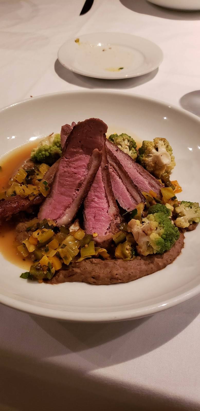 St. Johns Restaurant | restaurant | 1278 Market St, Chattanooga, TN 37402, USA | 4232664400 OR +1 423-266-4400