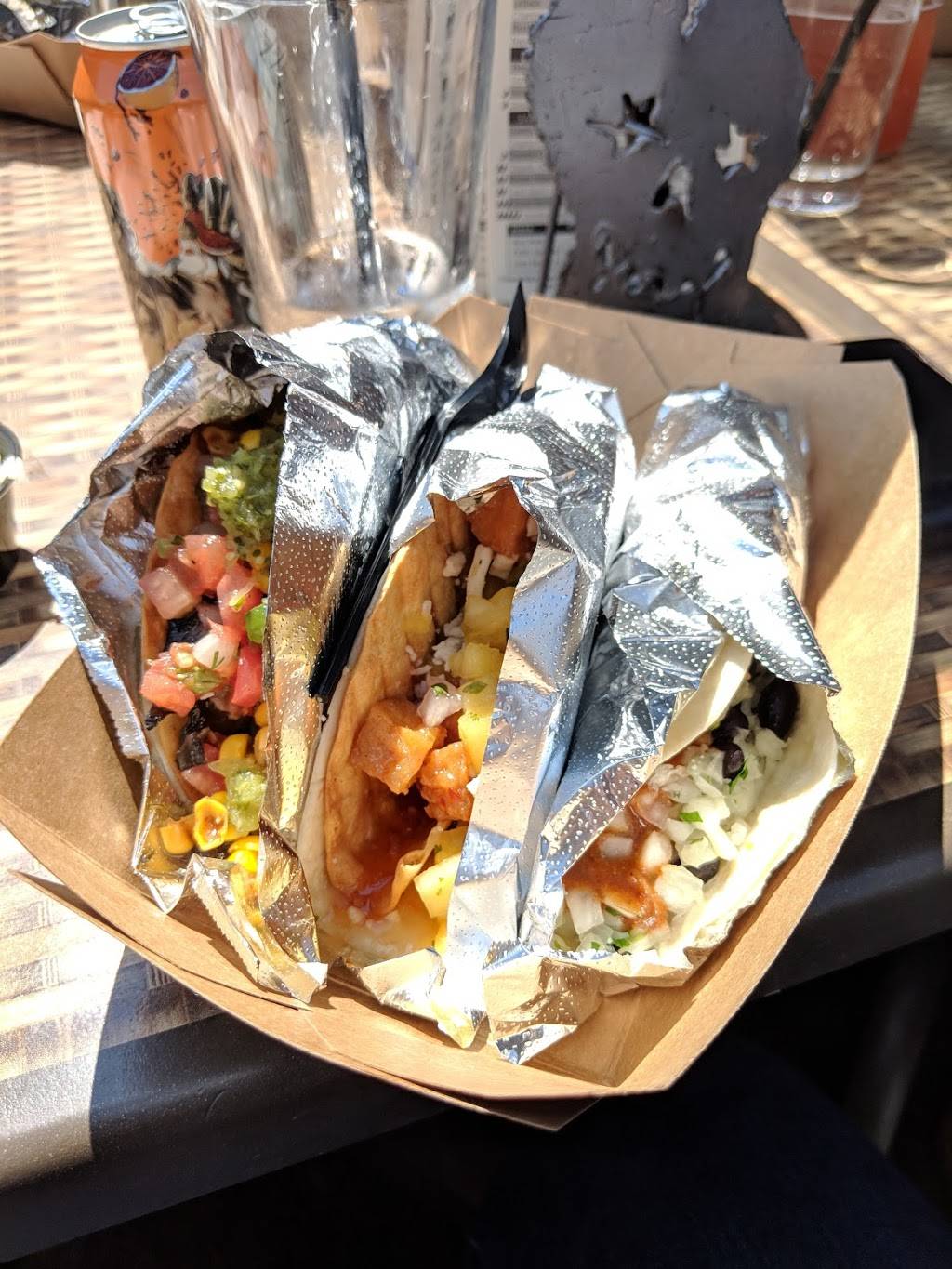 Barrio Tremont | restaurant | 806 Literary Rd, Cleveland, OH 44113, USA | 2169997714 OR +1 216-999-7714