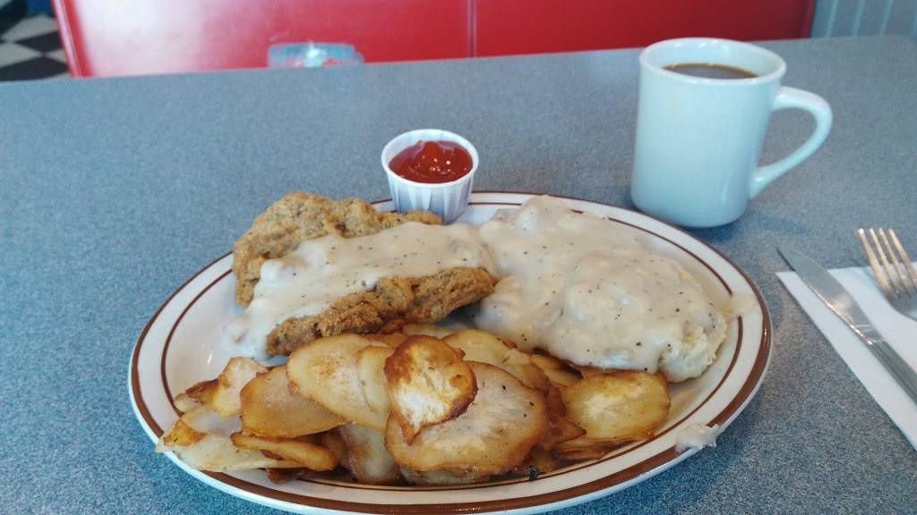 Chrome Grill | restaurant | 428 E 5th St, Connersville, IN 47331, USA | 7658259049 OR +1 765-825-9049