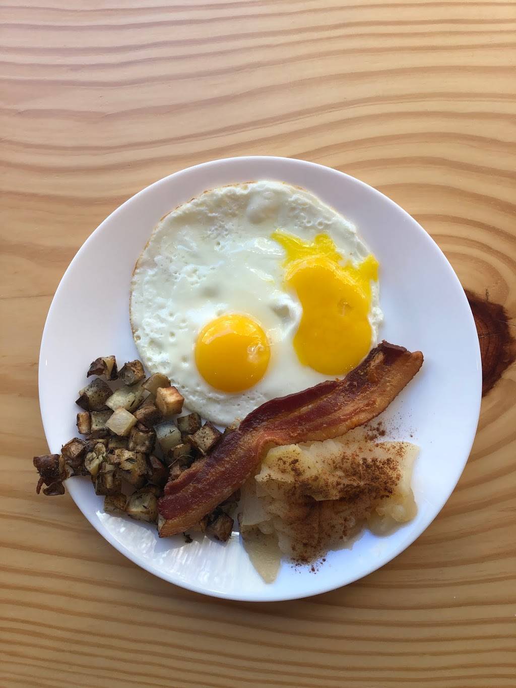 521 Biscuits & Waffles | restaurant | 521 E Main St, Richmond, VA 23219, USA | 8044828924 OR +1 804-482-8924