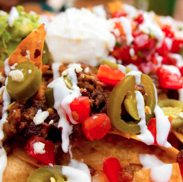 El Barrio Mexican Restaurant | meal takeaway | 336 N Independence Blvd, Romeoville, IL 60446, USA | 8153721100 OR +1 815-372-1100