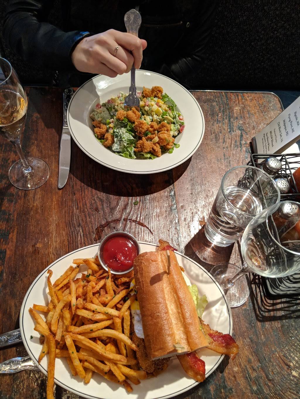 Pearl Dive Oyster Palace | restaurant | 1612 14th St NW, Washington, DC 20009, USA | 2023191612 OR +1 202-319-1612