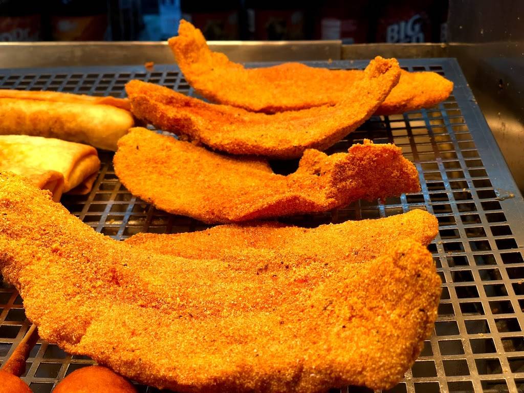 Lisas Chicken | restaurant | 1400 E Long Ave, Fort Worth, TX 76106, USA | 8176261190 OR +1 817-626-1190