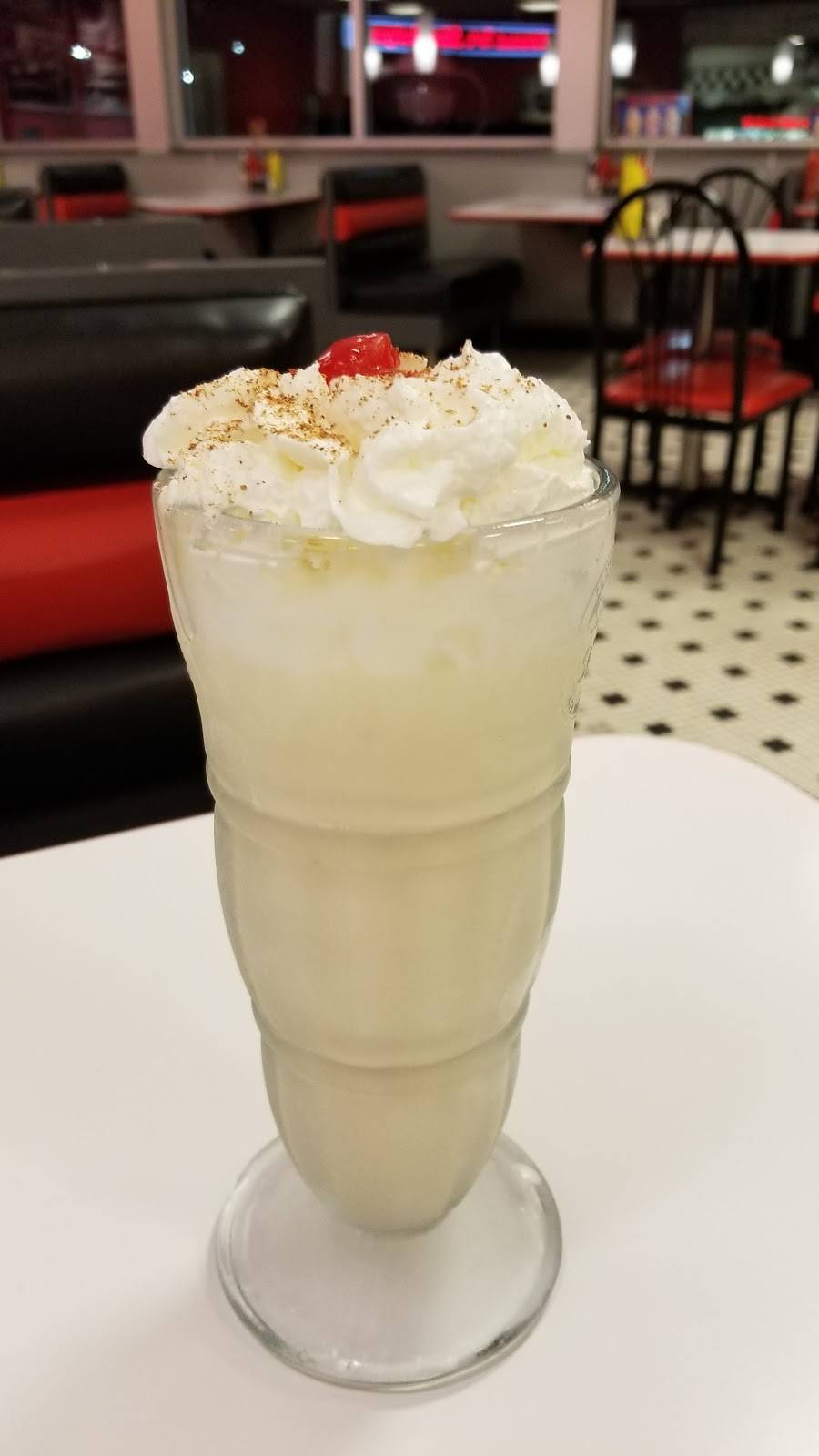 Steak n Shake | restaurant | 861 W Eads Pkwy, Lawrenceburg, IN 47025, USA | 8125394154 OR +1 812-539-4154