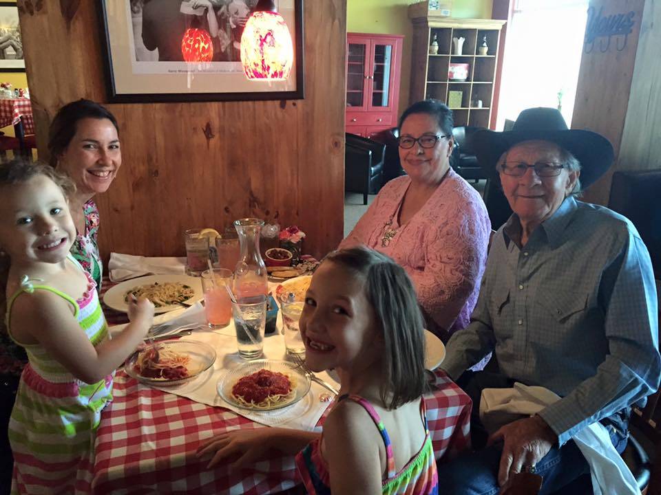 Pinocchios Fort Collins | restaurant | 4306 S College Ave, Fort Collins, CO 80525, USA | 9702261345 OR +1 970-226-1345