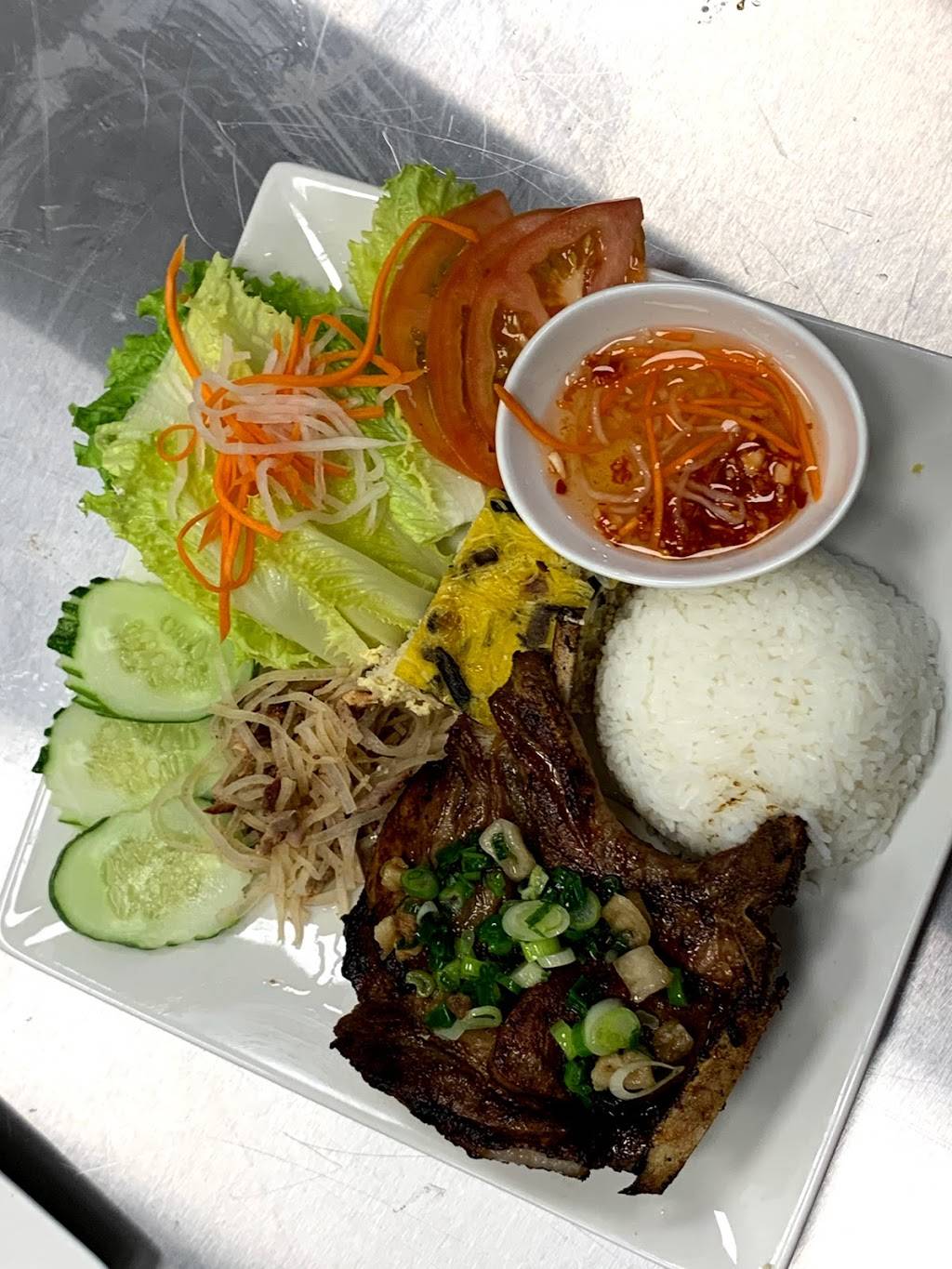 Saigon Pho | meal takeaway | 3222 W Bryn Mawr Ave, Chicago, IL 60659, USA | 7733096343 OR +1 773-309-6343