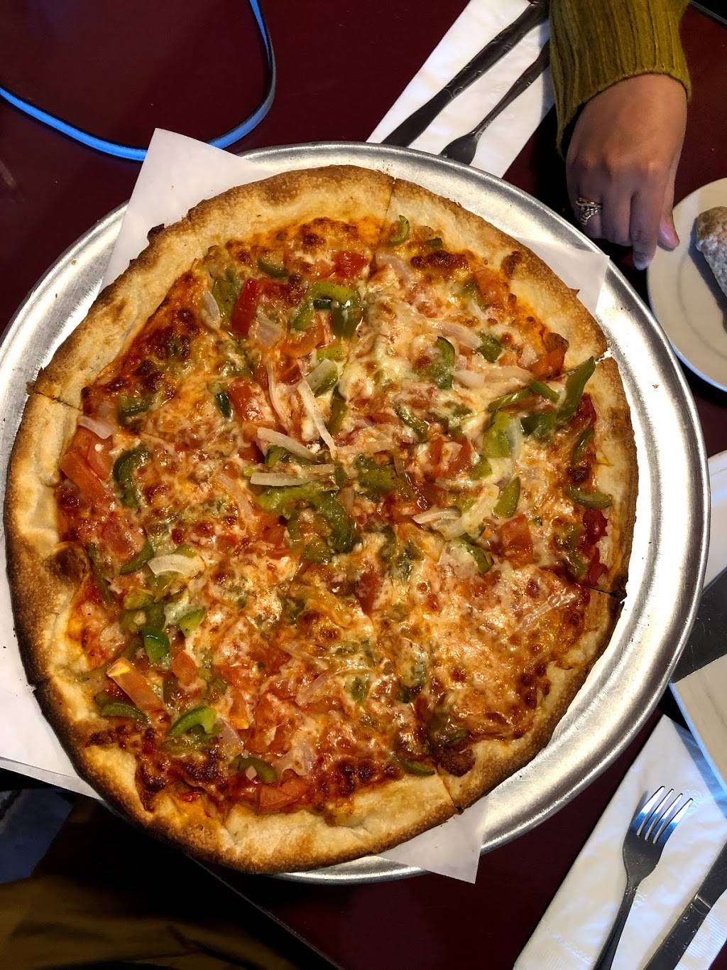 Bellinis Restaurant & Pizzeria | restaurant | 505 Avenel St, Avenel, NJ 07001, USA | 7327501935 OR +1 732-750-1935