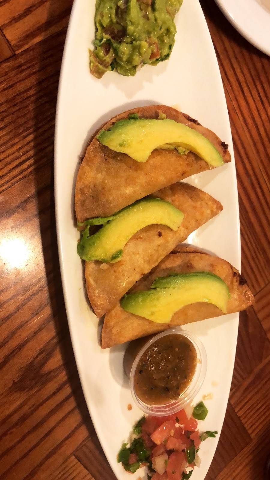 El Muelle Seafood | restaurant | 6705 Airline Dr, Houston, TX 77076, USA | 8329402388 OR +1 832-940-2388