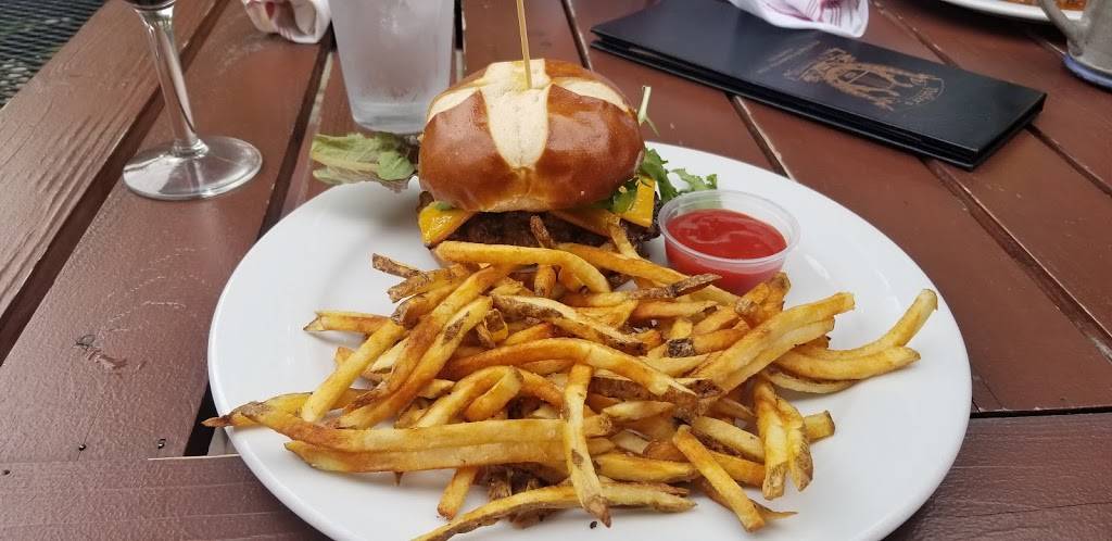 Valters at the Maennerchor | restaurant | 976 S High St, Columbus, OH 43206, USA | 6144443531 OR +1 614-444-3531