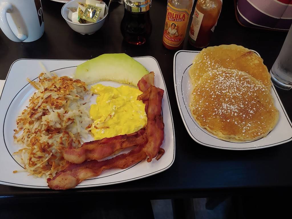 Fountain Inn café | restaurant | 2370 Fountain Square Dr, Lombard, IL 60148, USA | 6307853351 OR +1 630-785-3351