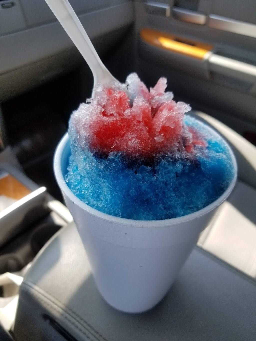 Pelicans Snoballs: North Tryon | restaurant | 7649 N Tryon St, Charlotte, NC 28262, USA | 9802297530 OR +1 980-229-7530