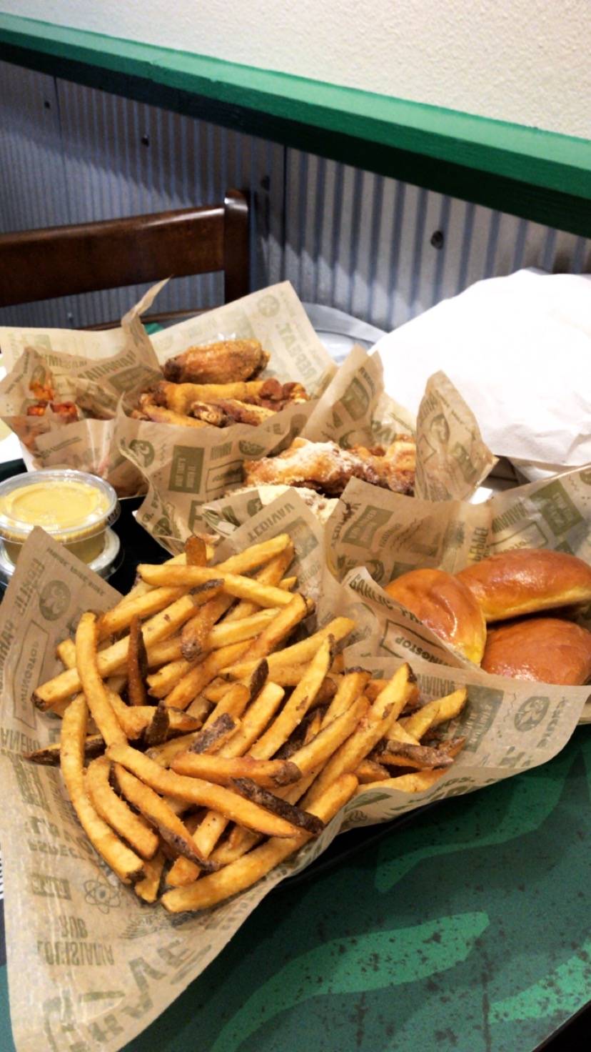 Wingstop | restaurant | 3660 W Shaw Ave, Fresno, CA 93711, USA | 5594923936 OR +1 559-492-3936