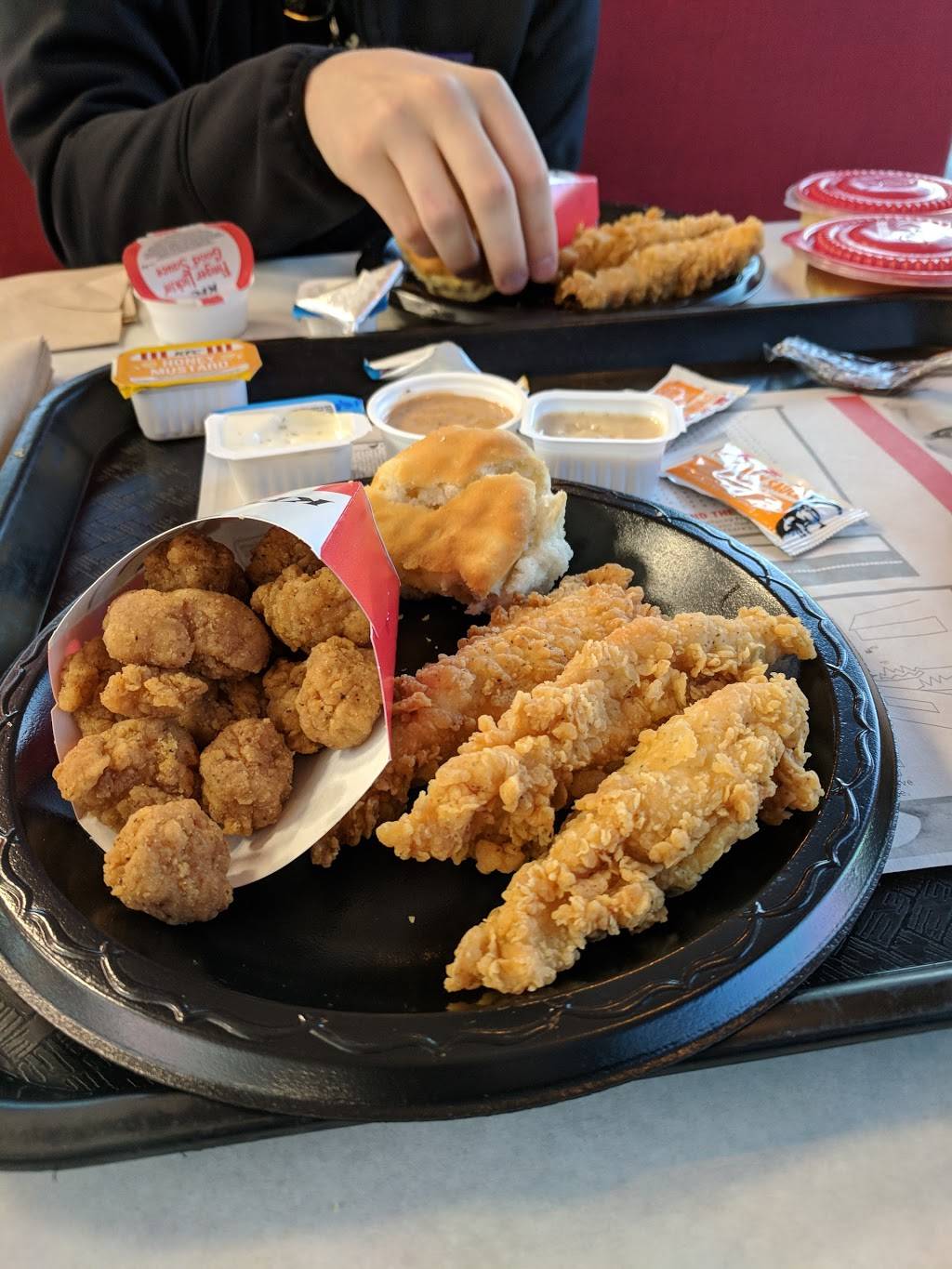 KFC | restaurant | 5150 Windward Pkwy, Alpharetta, GA 30004, USA | 6783938608 OR +1 678-393-8608