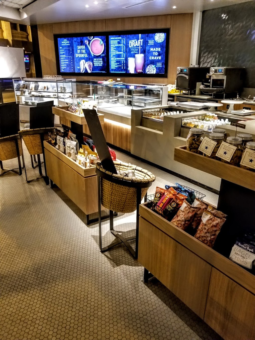 Starbucks | cafe | 3184 N Clark St, Chicago, IL 60657, USA | 7739359270 OR +1 773-935-9270