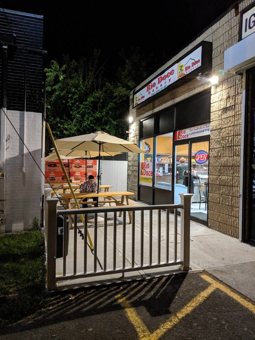 Rio Doce Luncheonette | restaurant | 140 North Ave, Bridgeport, CT 06606, USA | 2032962140 OR +1 203-296-2140