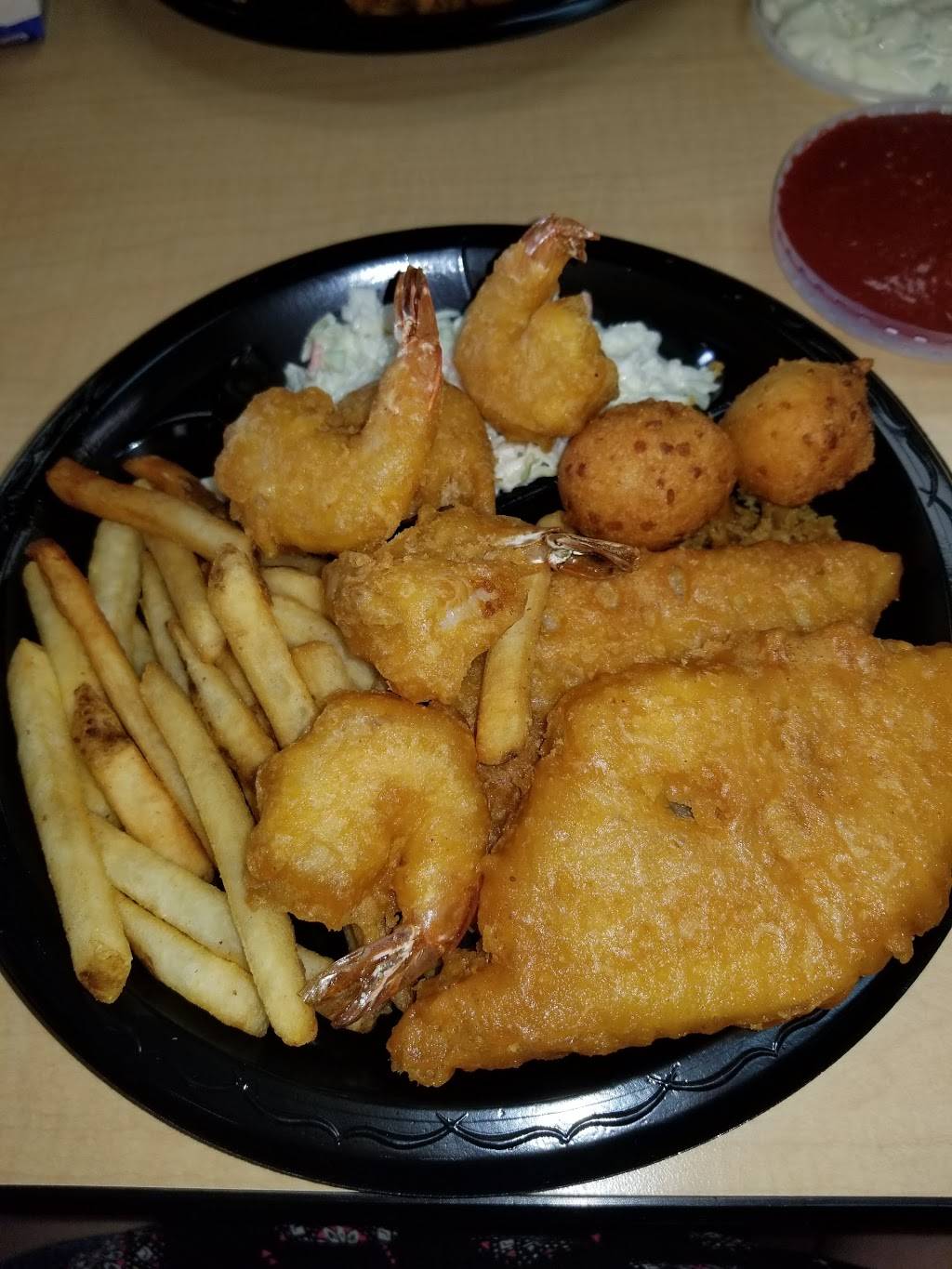 Long John Silvers | restaurant | 3222 S Mooney Blvd, Visalia, CA 93277, USA | 5597331557 OR +1 559-733-1557