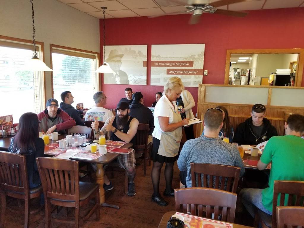 Bob Evans | meal takeaway | 840 Perry Ave, Big Rapids, MI 49307, USA | 2315921381 OR +1 231-592-1381