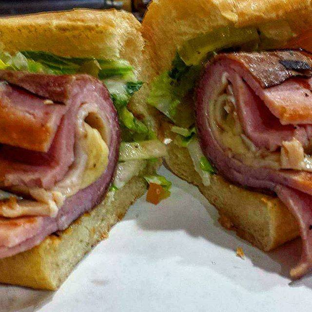 Ginos Deli @ Stop & Buy | restaurant | 13210 Huebner Rd, San Antonio, TX 78230, USA | 2107640602 OR +1 210-764-0602