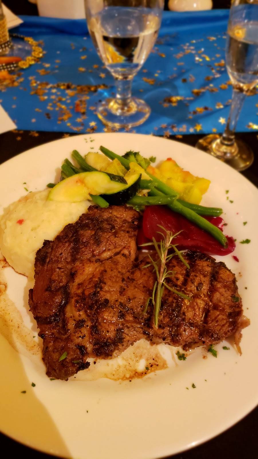 Crabtrees | restaurant | 226 Jericho Turnpike, Floral Park, NY 11001, USA | 5163267769 OR +1 516-326-7769