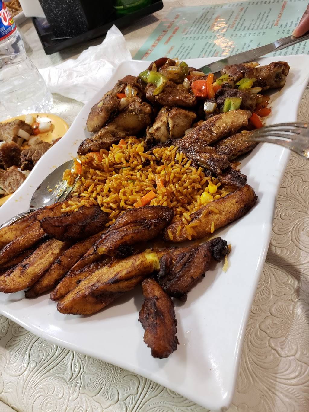 Chez Michelle | restaurant | 6991 S Texas 6, Houston, TX 77083, USA | 2815305787 OR +1 281-530-5787