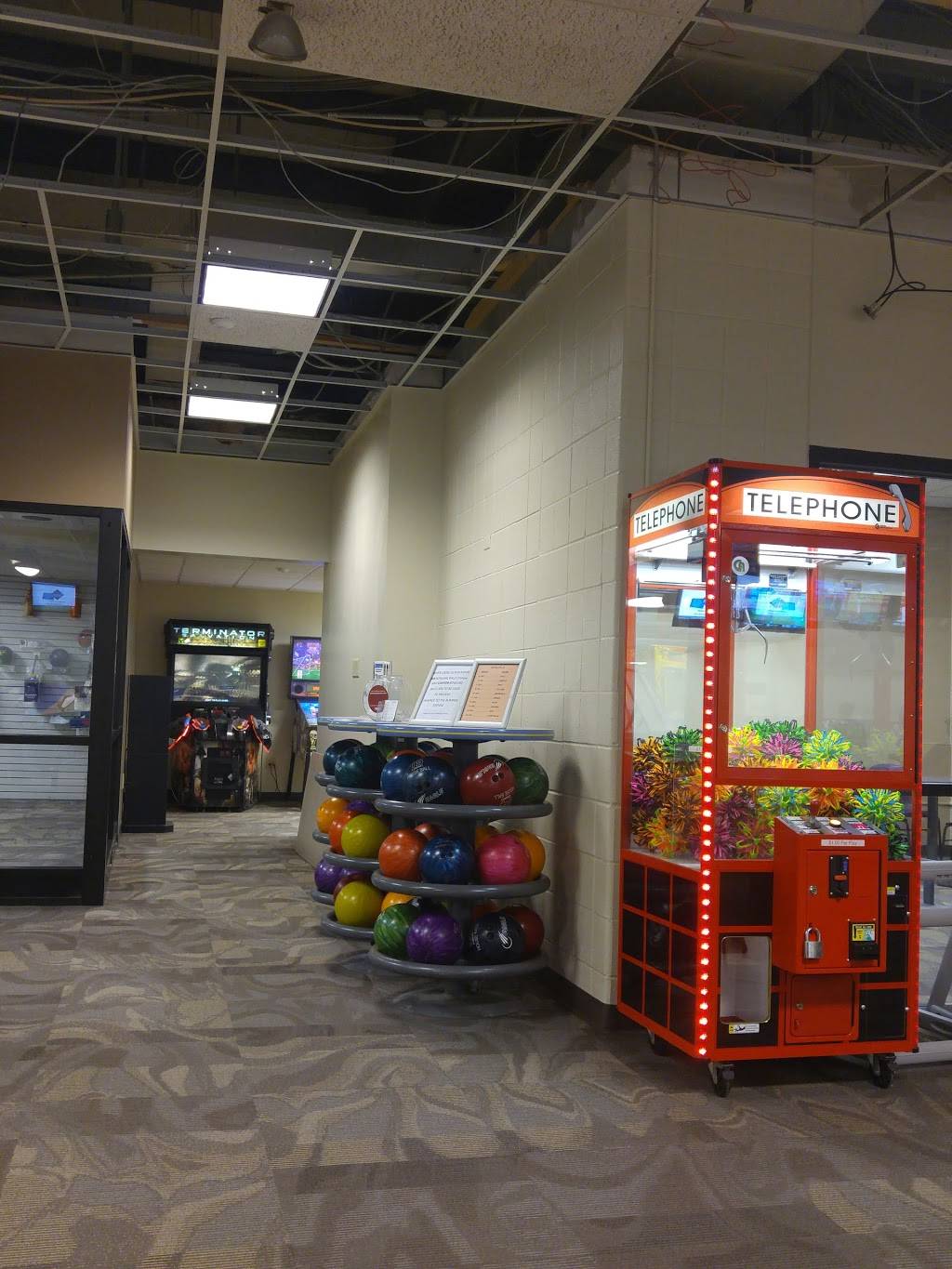 Stars and Strikes Bowling Center | restaurant | 311 W Martin St #1934, Scott AFB, IL 62225, USA | 6182564054 OR +1 618-256-4054