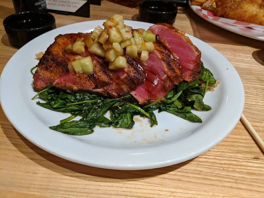 Lucky Fins Seafood Grill | restaurant | 4530 Centerplace Dr, Greeley, CO 80634, USA | 9706738805 OR +1 970-673-8805