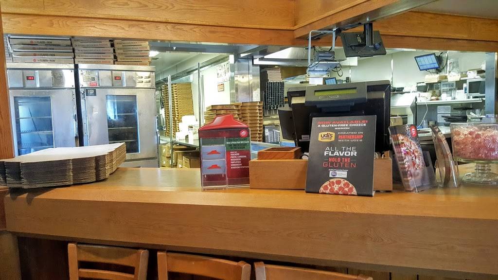 Pizza Hut | restaurant | 3322 E Market St, Logansport, IN 46947, USA | 5747223226 OR +1 574-722-3226