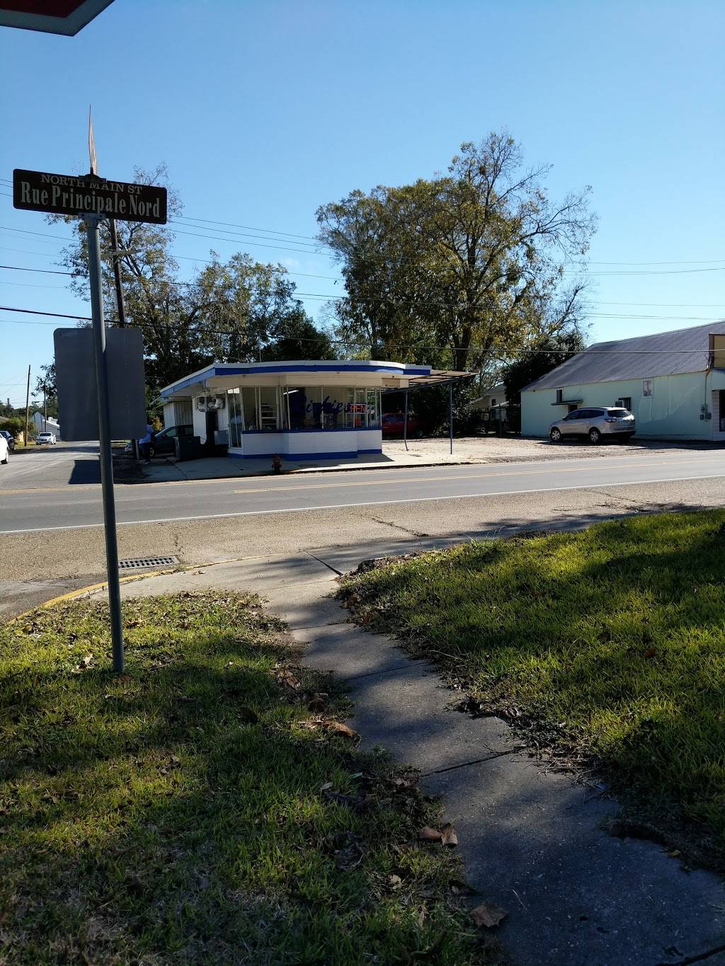 Richies Drive Inn | restaurant | 116 N Main St, St Martinville, LA 70582, USA | 3373949585 OR +1 337-394-9585