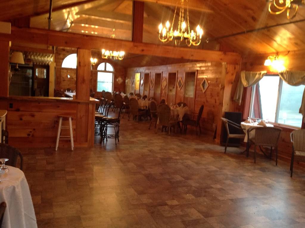 Carriage House Cafe | restaurant | 1523 Federal Rd, Livermore, ME 04253, USA | 2078975880 OR +1 207-897-5880