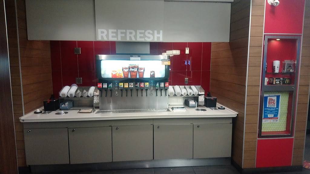 McDonalds | cafe | 3195 Howard Ave, Windsor, ON N8X 3Y9, Canada | 5199660131 OR +1 519-966-0131