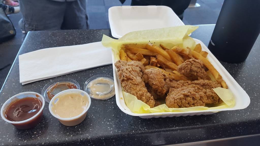 Gordon Biersch | restaurant | 1 Airport Dr, Oakland, CA 94621, USA | 4152438246 OR +1 415-243-8246