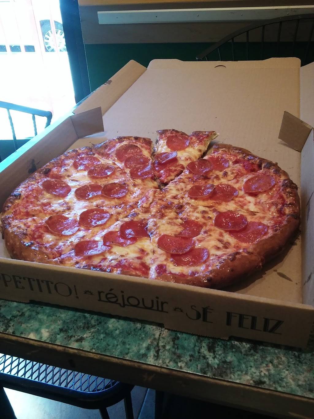 Home Run Pizza | restaurant | 6510, 9523 Artesia Blvd, Bellflower, CA 90706, USA | 5628049400 OR +1 562-804-9400