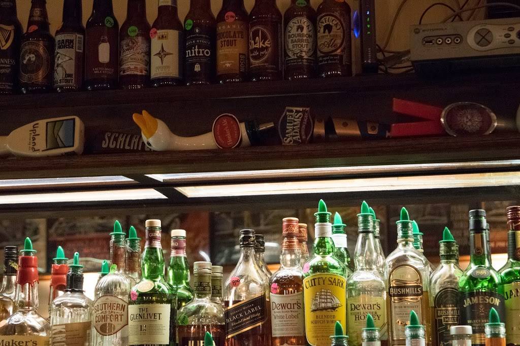 Mimis Retreat | restaurant | 125 E 9th St, Auburn, IN 46706, USA | 2609252008 OR +1 260-925-2008