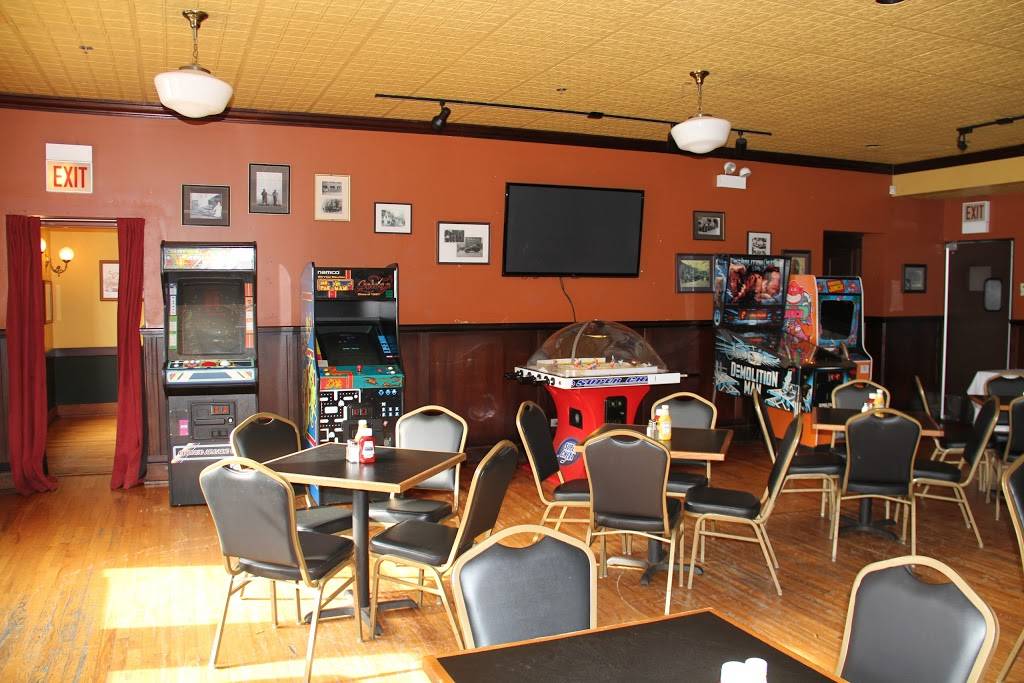 Firehouse Grill | restaurant | 750 Chicago Ave, Evanston, IL 60202, USA | 8477331911 OR +1 847-733-1911