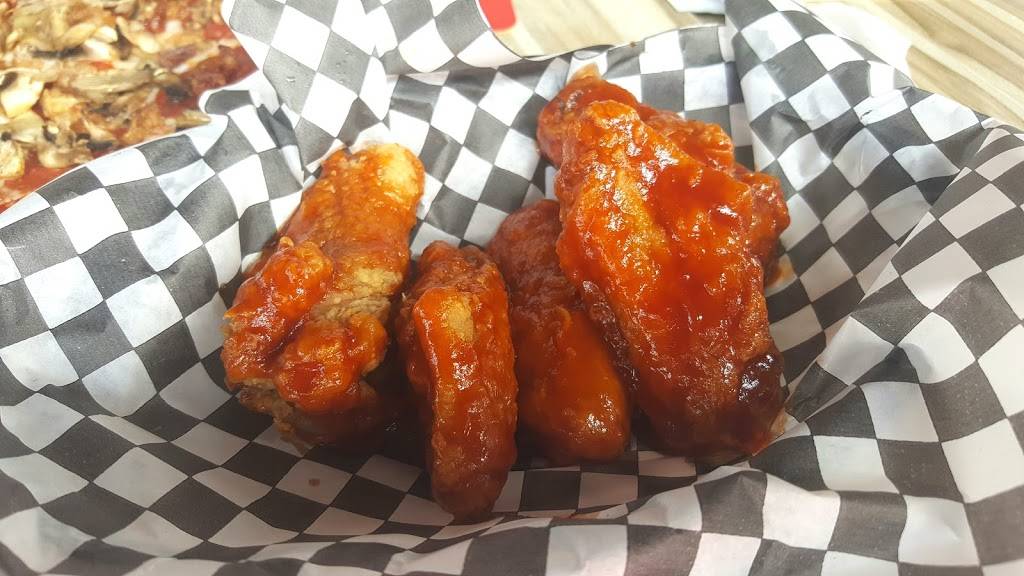 Lazy Lizard | restaurant | 396 Ontario St, St. Catharines, ON L2R 5L8, Canada | 9059379817 OR +1 905-937-9817