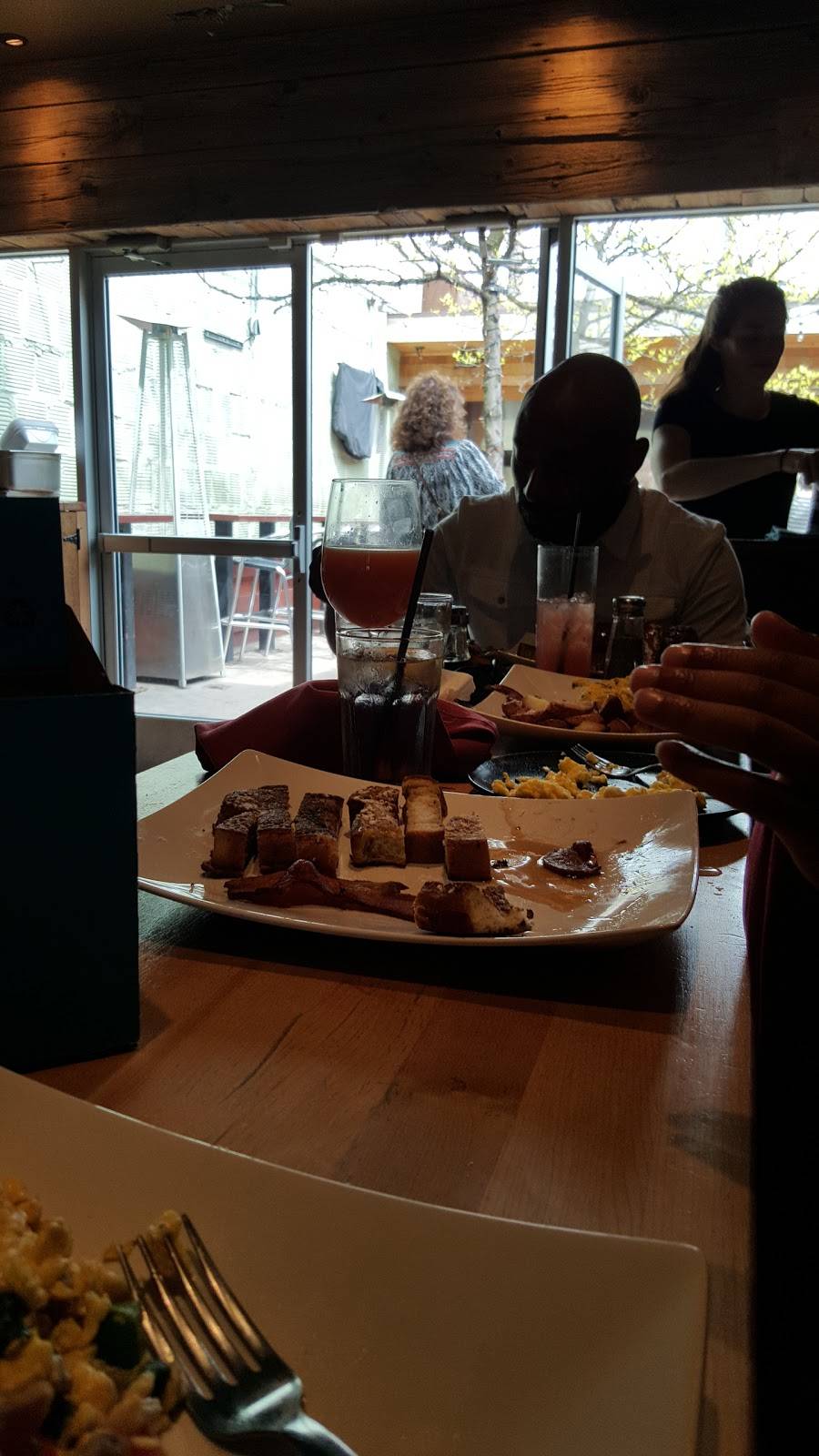 Bosco Lounge | night club | 22930 Woodward Ave, Ferndale, MI 48220, USA | 2485418818 OR +1 248-541-8818