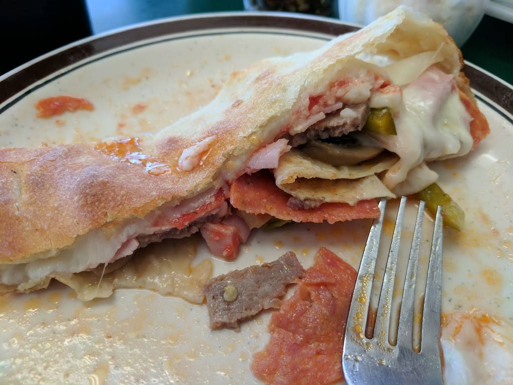 Joes Place | restaurant | 402 E Main St, Louisa, VA 23093, USA | 5409679200 OR +1 540-967-9200