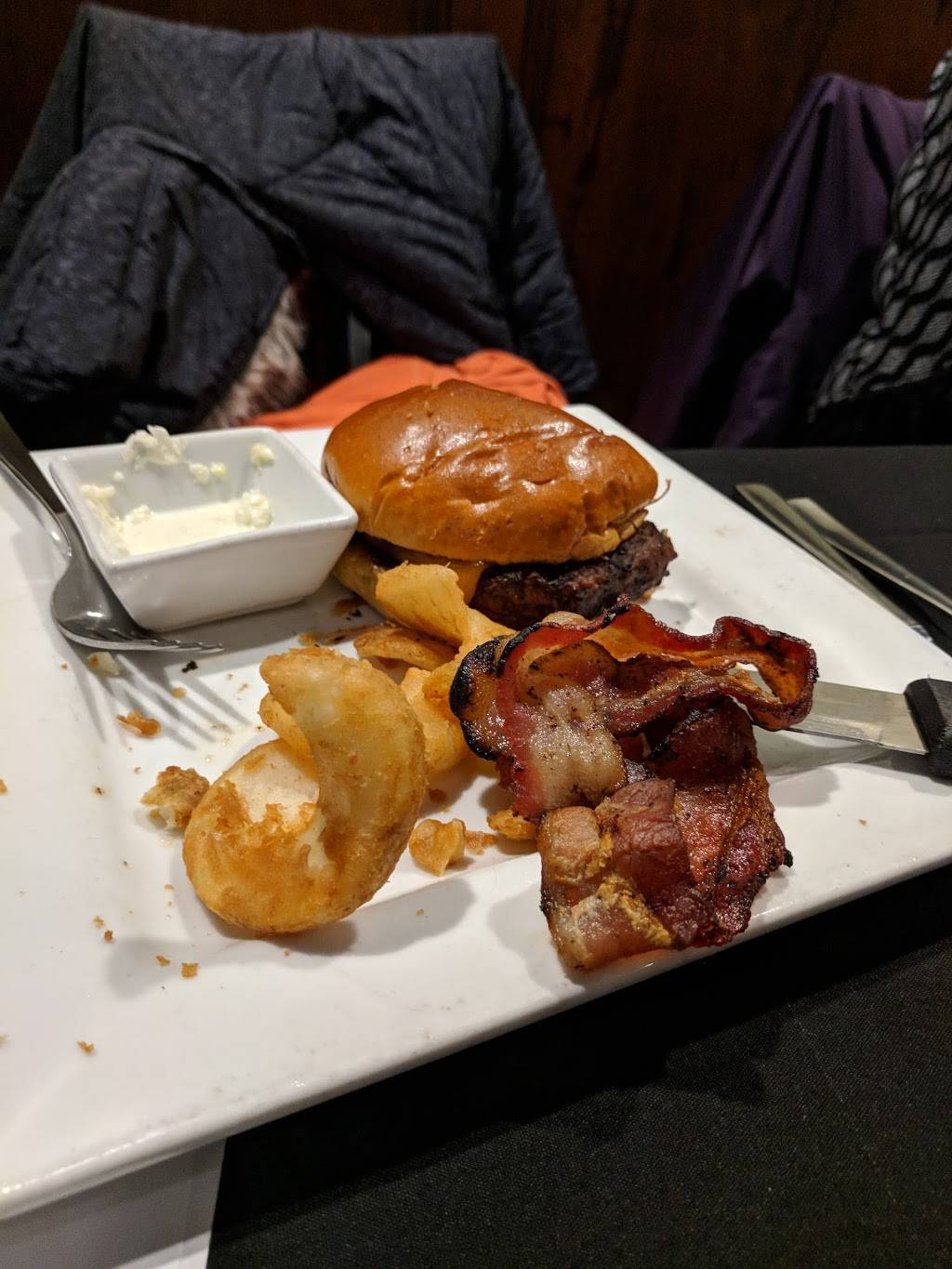 Tavern On Clark | restaurant | 755 Clark Dr, Rockford, IL 61107, USA | 8157087088 OR +1 815-708-7088