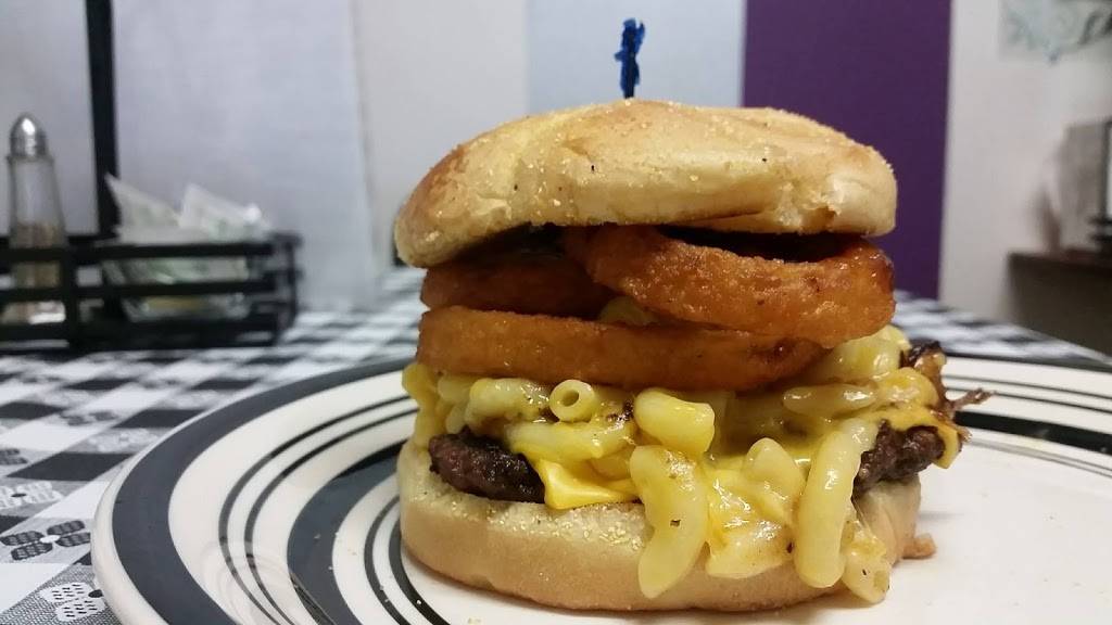 The Hidden Gem Diner | restaurant | 12930 FM830, Willis, TX 77318, USA | 9368909538 OR +1 936-890-9538