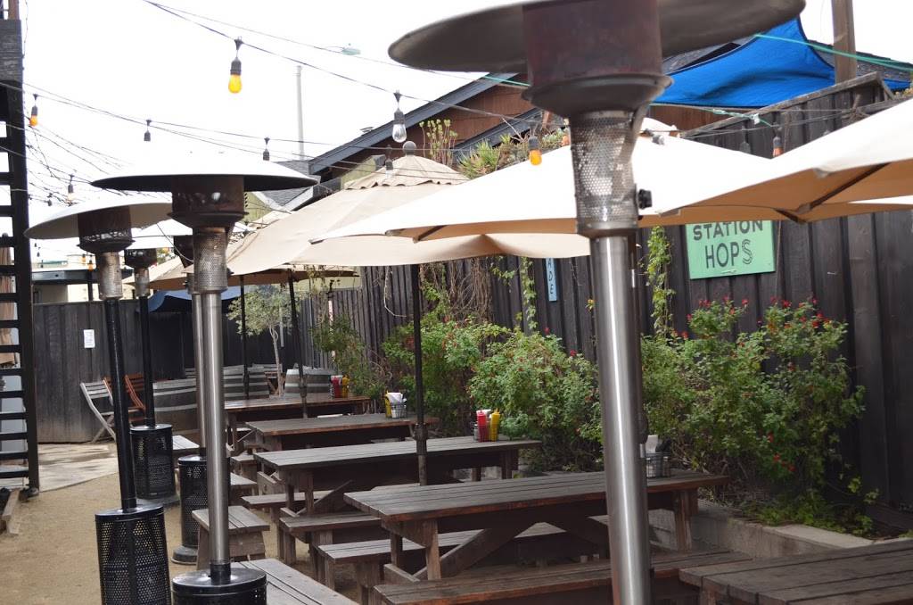 Station Tavern | restaurant | 2204 Fern St, San Diego, CA 92104, USA | 6192550657 OR +1 619-255-0657