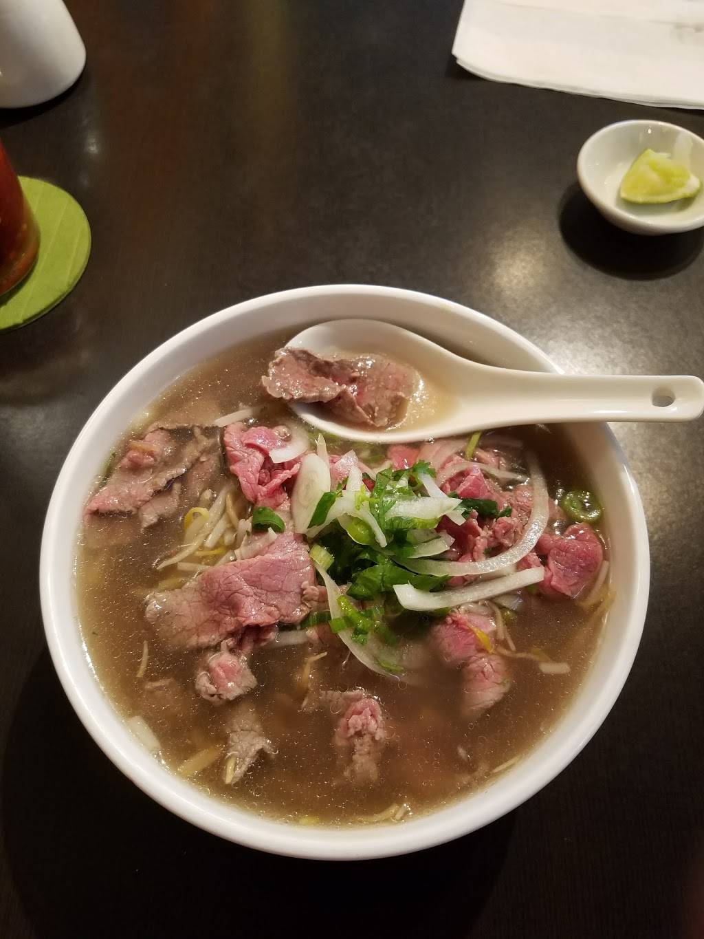 Restaurant Sprout | restaurant | 15 St Clair Ave W, Toronto, ON M4V 1K6, Canada | 4169292541 OR +1 416-929-2541