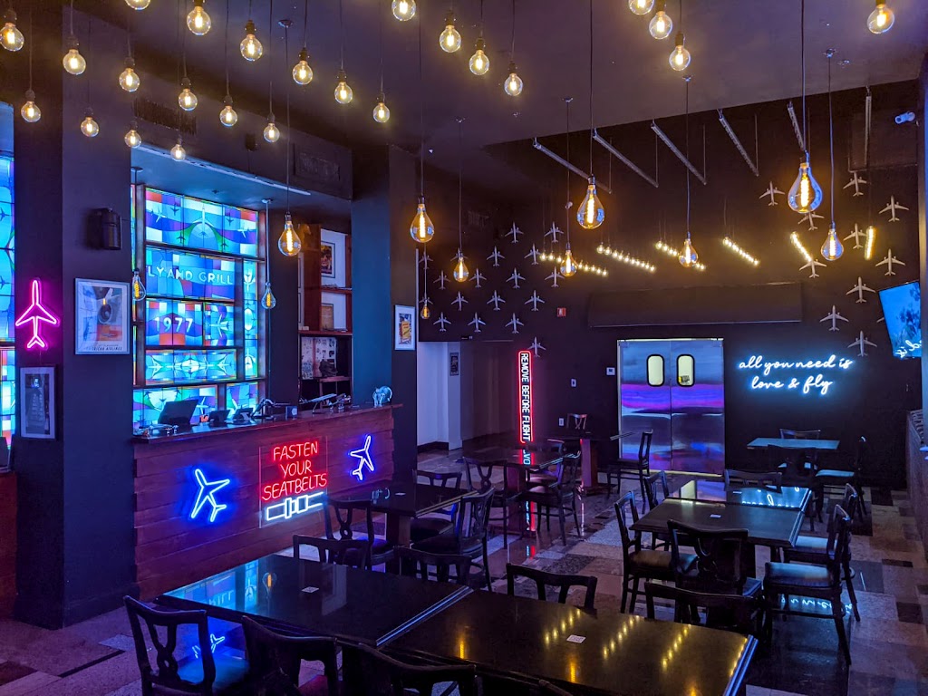 Fly & Grill 1977 | restaurant | 6565 Collins Ave, Miami Beach, FL 33141, USA | 3056312054 OR +1 305-631-2054