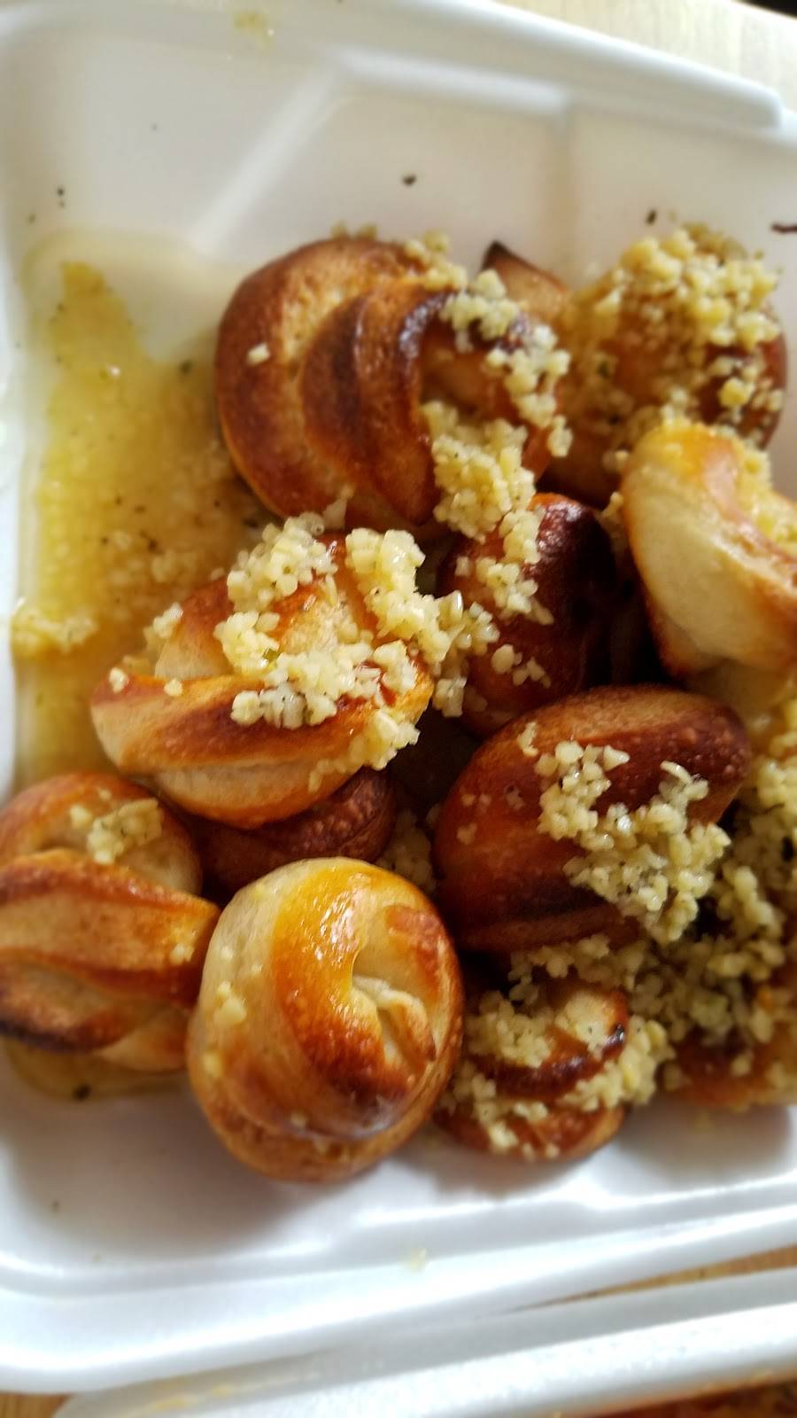 Sams Pizza | restaurant | 928 Belvedere Rd, West Palm Beach, FL 33405, USA | 5618351394 OR +1 561-835-1394